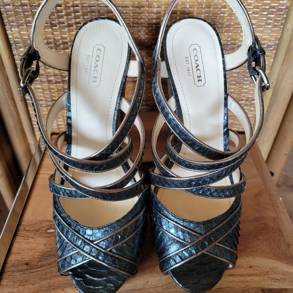 Gorgeous Coach Snakeskin Platform Sandles Sz 9B - Picture 2 of 5